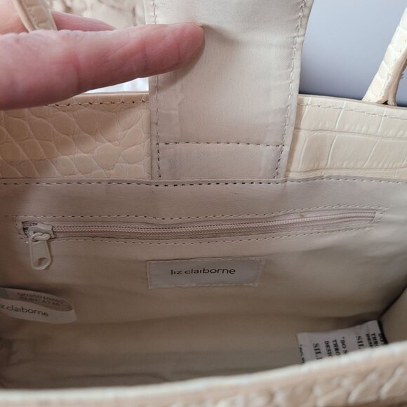 Liz Claiborne Ivory Faux Leather Croc Embossed Handbag With Tassel Accent - Picture 9 of 16